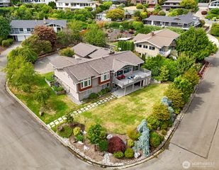 17236 NE 6th Place, Bellevue, WA 98008