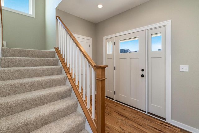 N54W19340 Kearney LANE, Menomonee Falls, WI 53051