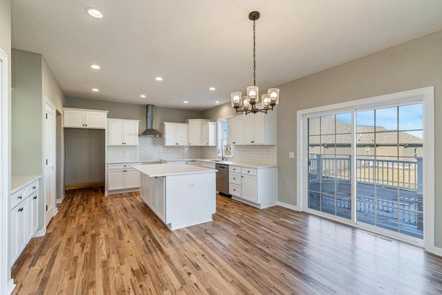 N54W19340 Kearney LANE, Menomonee Falls, WI 53051