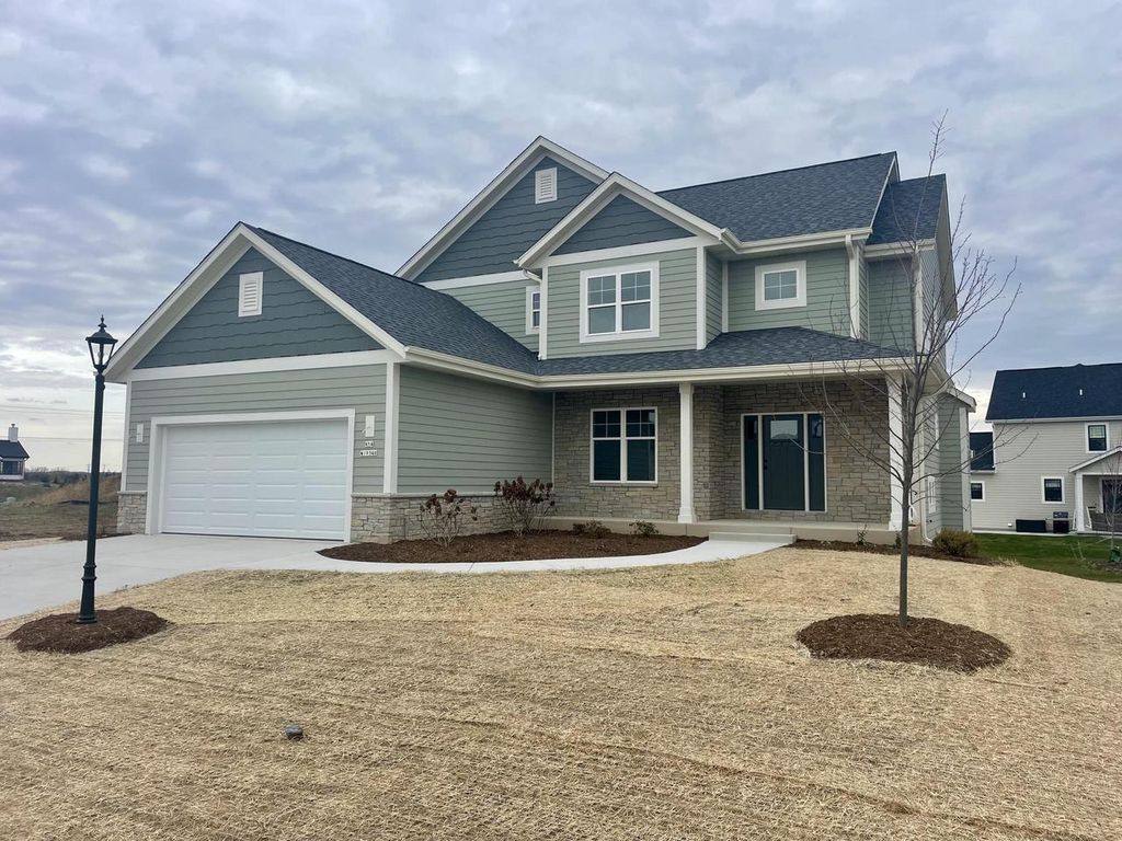 N54W19340 Kearney LANE, Menomonee Falls, WI 53051