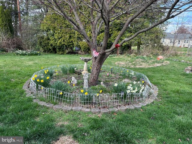 1811 ARDIN DR, Norristown, PA 19403