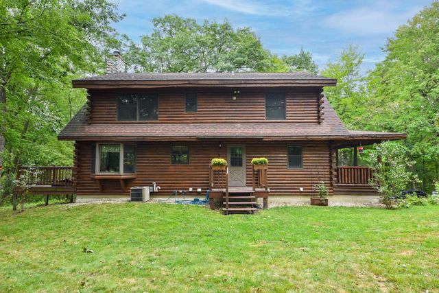 N5025 Arrowhead COURT, Juneau, WI 53039