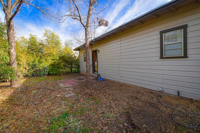 1904 S Walnut, Brady, TX 76825