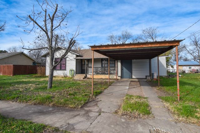 1904 S Walnut, Brady, TX 76825