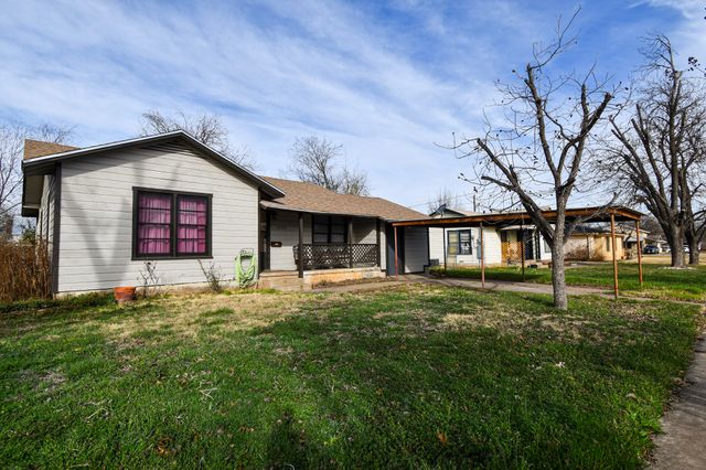1904 S Walnut, Brady, TX 76825