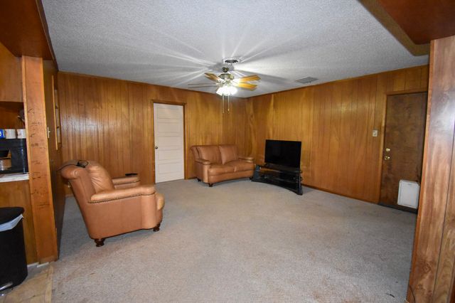 1904 S Walnut, Brady, TX 76825