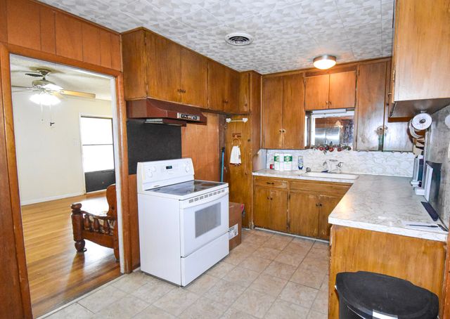 1904 S Walnut, Brady, TX 76825