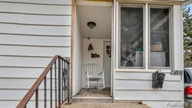 4520 Edwards Avenue, Flint, MI 48505
