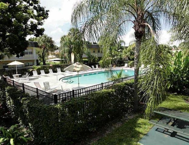 5168 NE 6th Avenue Unit 424, Oakland Park, FL 33334
