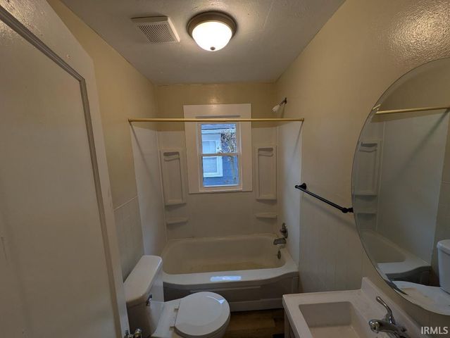 1800 W 13Th Street, Muncie, IN 47302