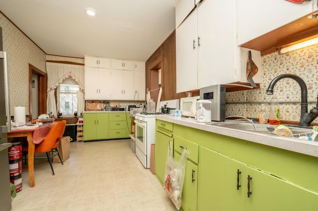 239 3rd Avenue W, Shakopee, MN 55379