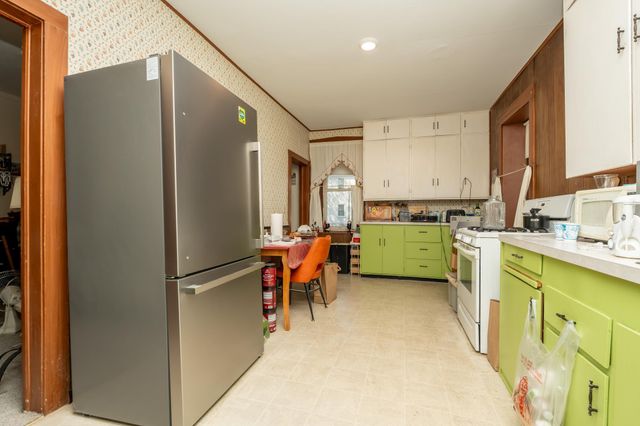 239 3rd Avenue W, Shakopee, MN 55379
