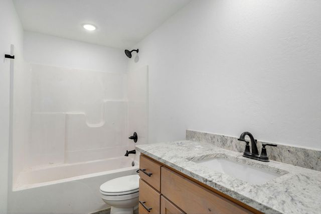 2937 W Teton Drive, Springfield, MO 65810