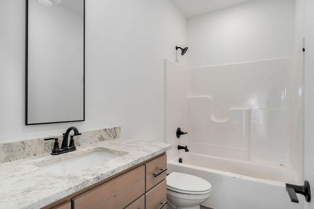 2937 W Teton Drive, Springfield, MO 65810