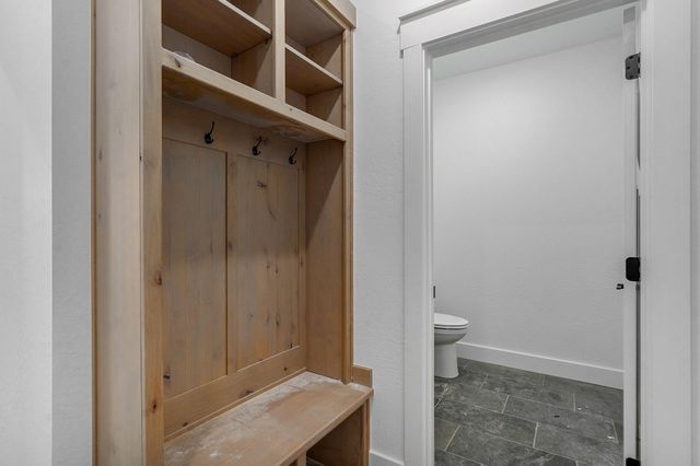 2937 W Teton Drive, Springfield, MO 65810