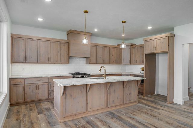 2937 W Teton Drive, Springfield, MO 65810