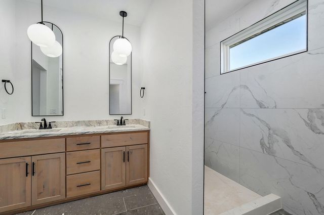 2937 W Teton Drive, Springfield, MO 65810