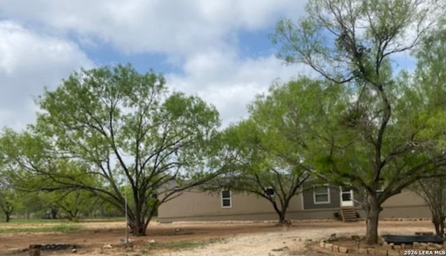 138 CR 2666, Moore, TX 78015