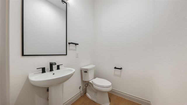 108 Tranquility TRL, Spicewood, TX 78669