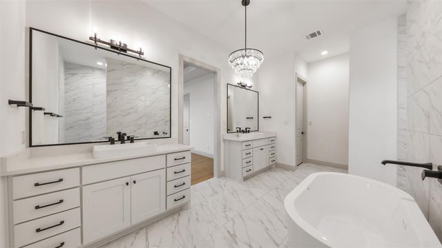 108 Tranquility TRL, Spicewood, TX 78669