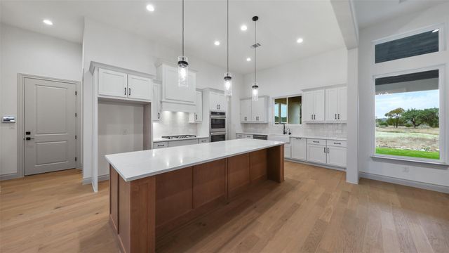 108 Tranquility TRL, Spicewood, TX 78669