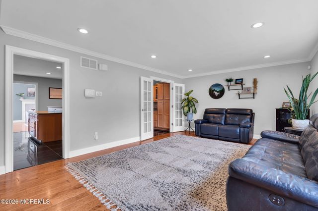 118 Sun Valley Road, Toms River, NJ 08755
