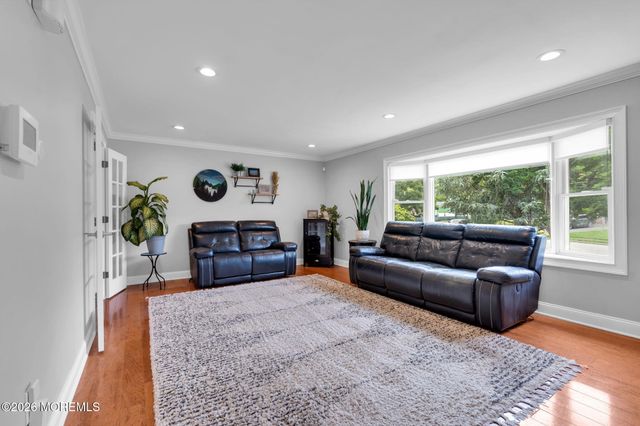 118 Sun Valley Road, Toms River, NJ 08755