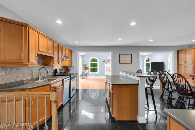 118 Sun Valley Road, Toms River, NJ 08755
