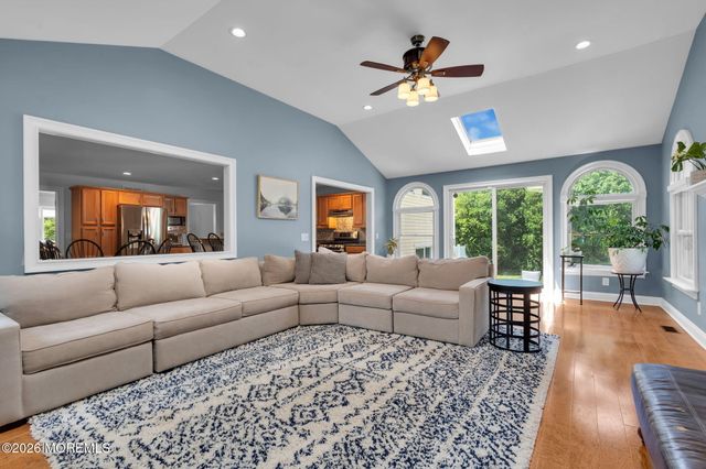 118 Sun Valley Road, Toms River, NJ 08755