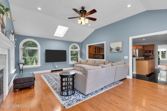 118 Sun Valley Road, Toms River, NJ 08755