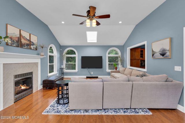 118 Sun Valley Road, Toms River, NJ 08755