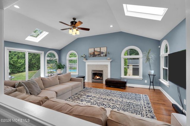 118 Sun Valley Road, Toms River, NJ 08755
