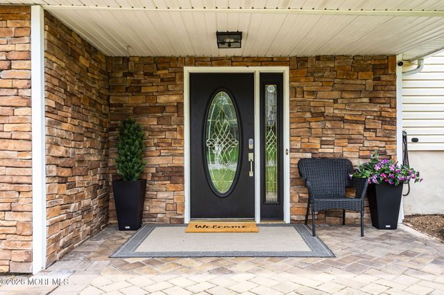118 Sun Valley Road, Toms River, NJ 08755