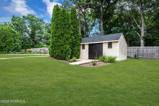 118 Sun Valley Road, Toms River, NJ 08755