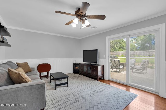118 Sun Valley Road, Toms River, NJ 08755