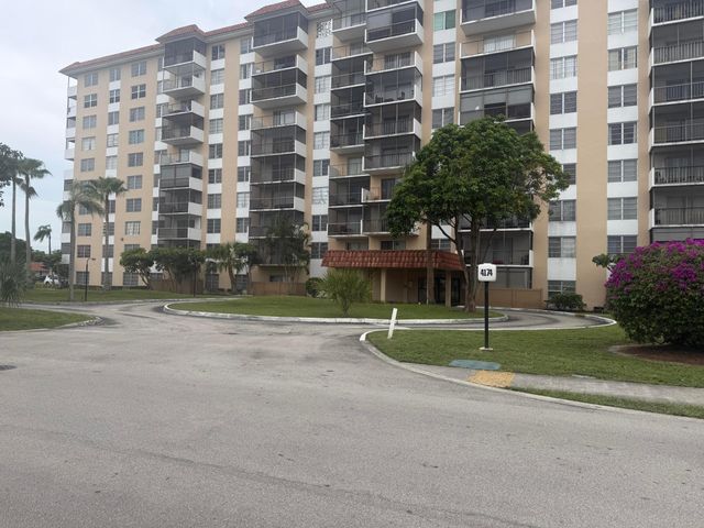 4174 INVERRARY Drive 1010, Lauderhill, FL 33319