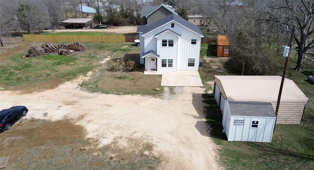 113 S. Lockhart ST, Paige, TX 78659