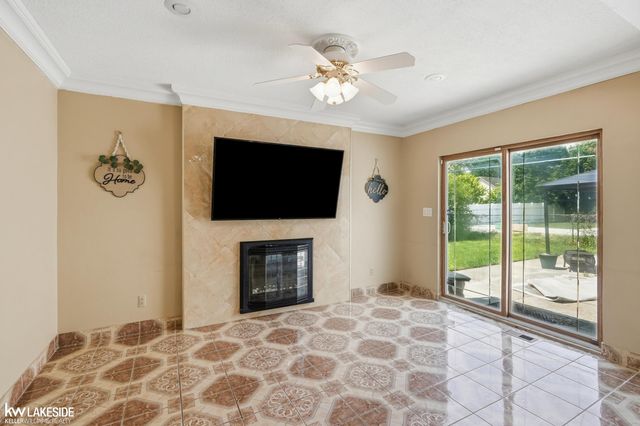 3824 Dawson Drive, Warren, MI 48092