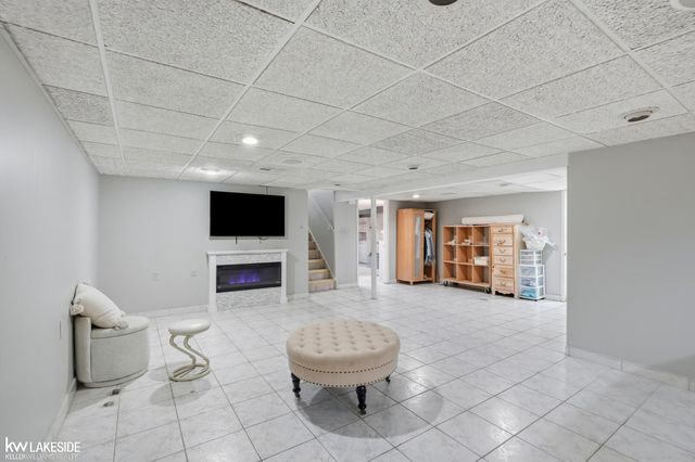 3824 Dawson Drive, Warren, MI 48092