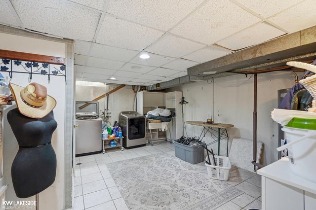 3824 Dawson Drive, Warren, MI 48092