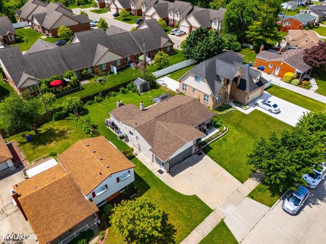 3824 Dawson Drive, Warren, MI 48092