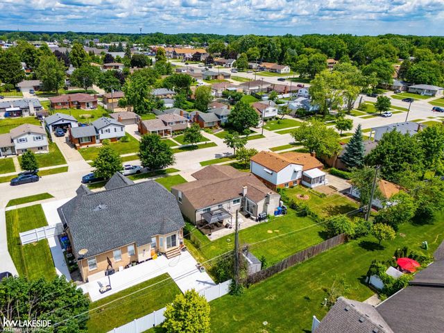 3824 Dawson Drive, Warren, MI 48092