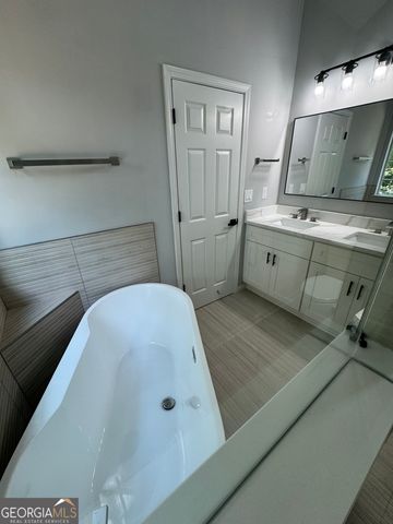 2888 Two Lake Circle, Atlanta, GA 30349