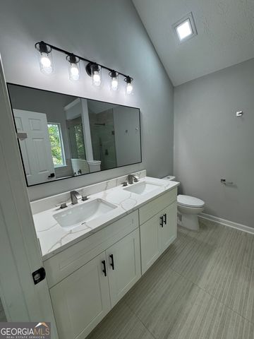 2888 Two Lake Circle, Atlanta, GA 30349