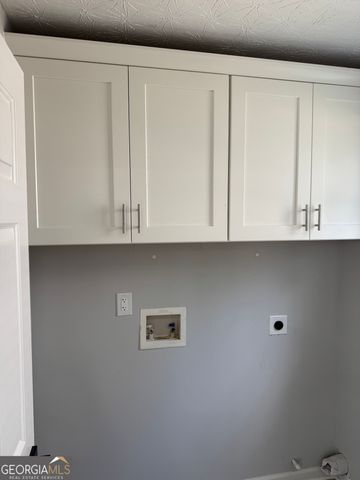 2888 Two Lake Circle, Atlanta, GA 30349