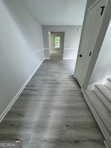 2888 Two Lake Circle, Atlanta, GA 30349