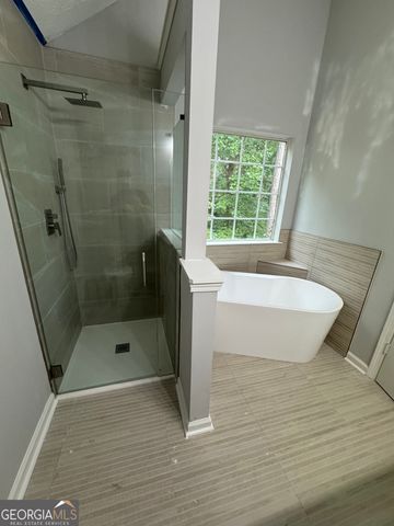 2888 Two Lake Circle, Atlanta, GA 30349