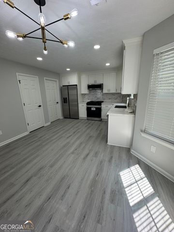 2888 Two Lake Circle, Atlanta, GA 30349