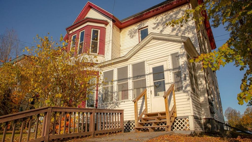 56 Eastern Avenue, Newport City, VT 05855