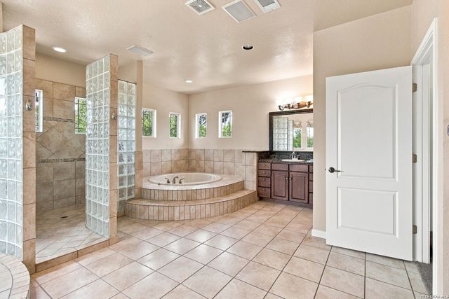 25827 Echo Terrace St, San Antonio, TX 78260